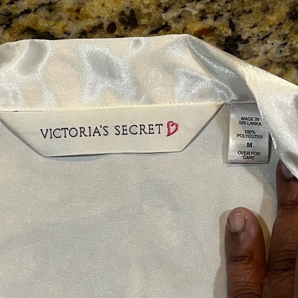 Victoria's Secret White Satin Sleep Shirt Long Sleeve Button Front Nightgown M - Picture 2 of 8